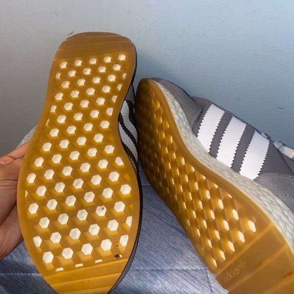 Adidas sneaker - Picture 3 of 5